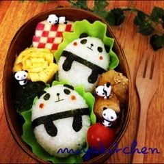 Roly Poly & Simple Panda Character Bento A picture of Roly Poly & Simple Panda Character Bento.