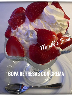 Una foto de Copa de fresas con crema 🍓
