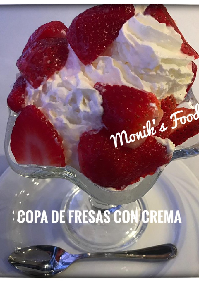 Una foto de Copa de fresas con crema 🍓