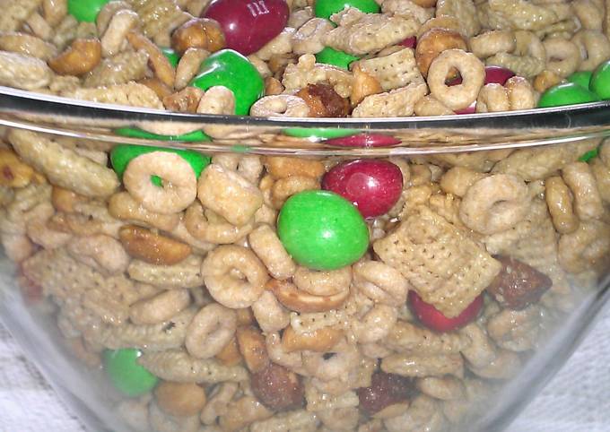 " Chex Honey - Peanut Party Mix "