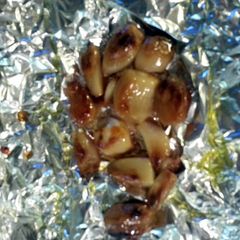 A picture of Roasted garlic.