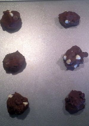 A picture of tripple chocolate cake mix cookies.