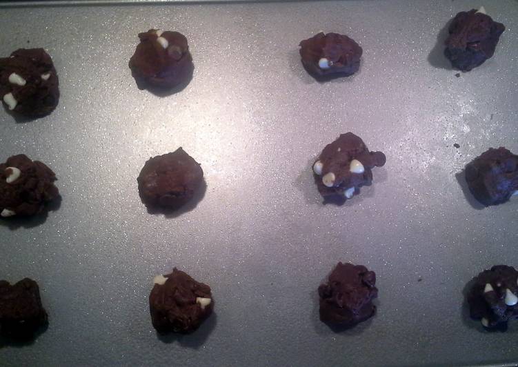 tripple chocolate cake mix cookies