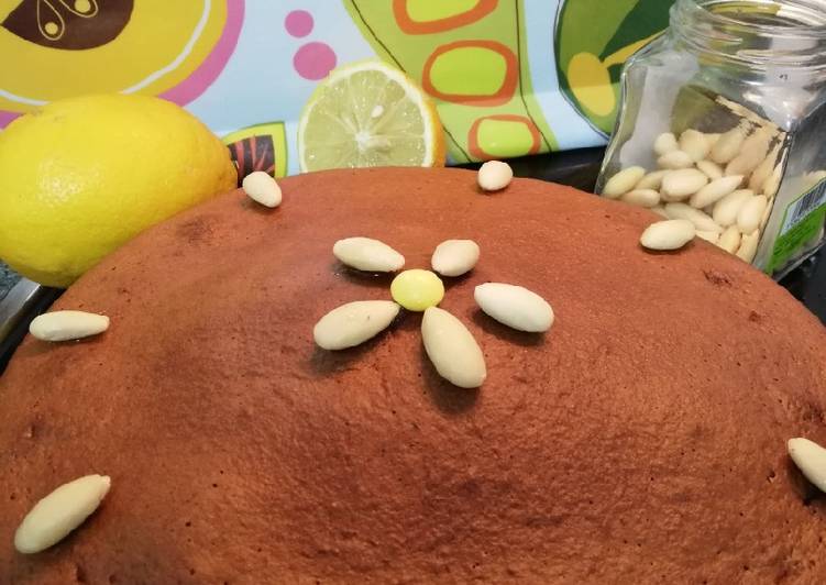 Bizcocho de lim贸n con almendras 馃崑