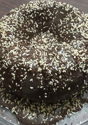 Foto de Bolo De Chocolate Com Granulado Mesclado
