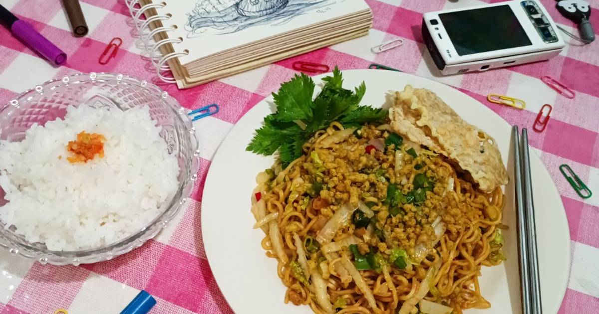 Resep Mie Goreng Special Sawi Putih Oleh Nurina Susanti - Cookpad