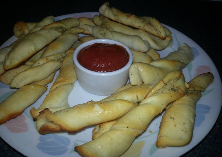 Recipe of Super Quick Homemade Herb and garlic cheese twists