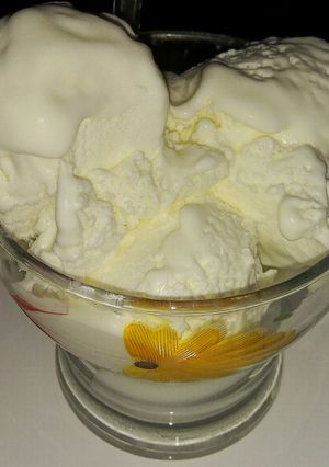 A picture of Vanilla ice cream.