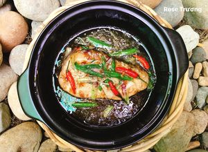 Hình của món Cá Cờ Kho Tộ.