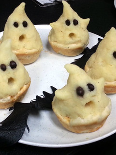 A picture of Mashed Potato Ghost Cups.