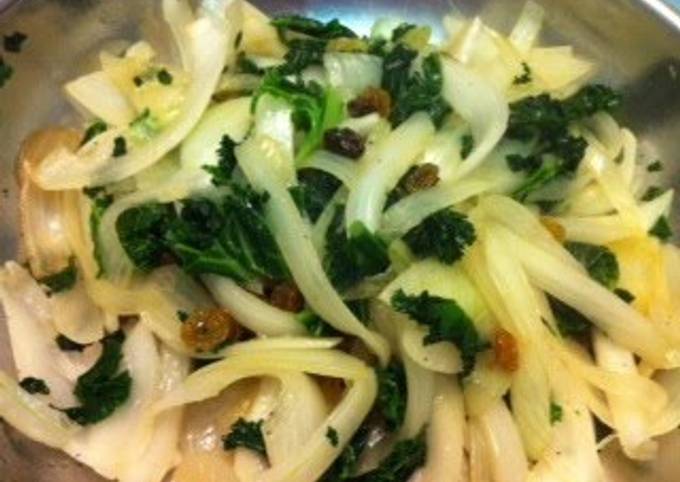 Stir-fried Kale, Onion and Raisins