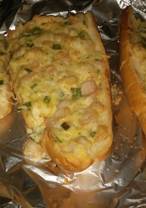 A picture of Cajun Shrimp Bread.