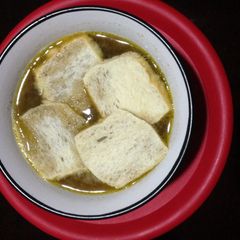 A picture of Pinoy-style Onion Soup.