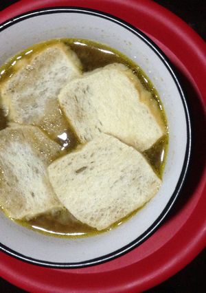A picture of Pinoy-style Onion Soup.