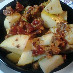 A picture of Spicy Pepperoni, Apple Salad.