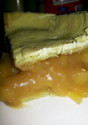 A picture of Out of box Green Apple Pie.