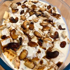 A picture of Fatteh - Lebanese Chickpeas with yogurt.