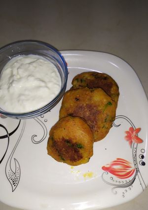 કાચા કેળા ની પેટિસ રેસીપી મુખ્ય ફોટો