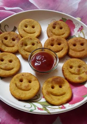 आलू ब्रेड स्माइल (Aloo Bread smile recipe in Hindi) रेसिपी मुख्य फोटो