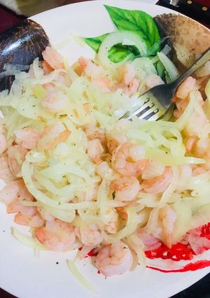 Una foto de Ensalada de camarones