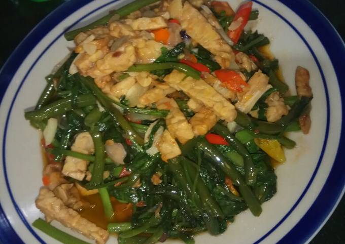 Resep Oseng kangkung tempe semangit Anti Gagal
