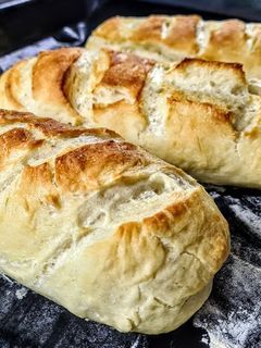 Belül puha, kívül ropogós bagett 😊 recept fotója