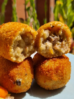 Foto principal de 🥔🥔Croquetas de Cocido con base de patata🥔🥔