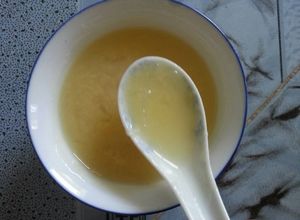 Hình của món Chè yến nấu đậu xanh.