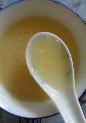Hình của món Chè yến nấu đậu xanh.