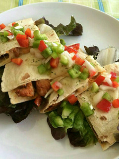 Una foto de Quesadillas de cerdo en adobo
