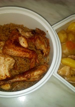A picture of Brown rice with potato and carrot gravy.