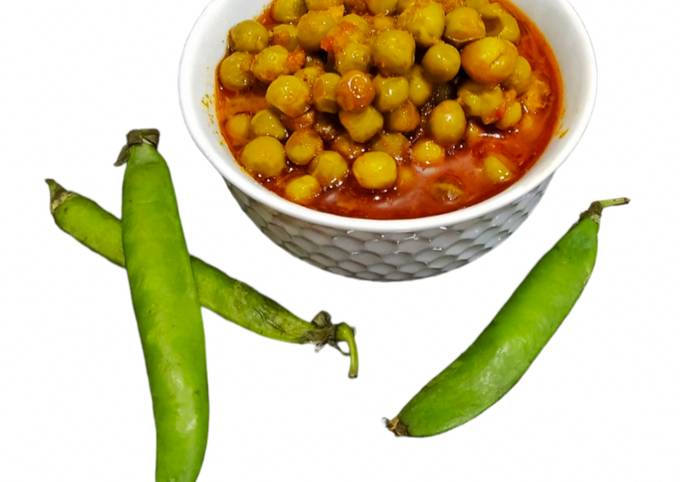 Green Peas Curry Recipe by Juhi Sewani đź’• - Cookpad
