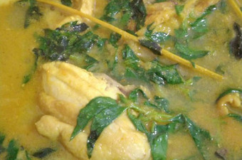 Bagaimana Membuat Ayam kemangi kuah kuning Rumahan