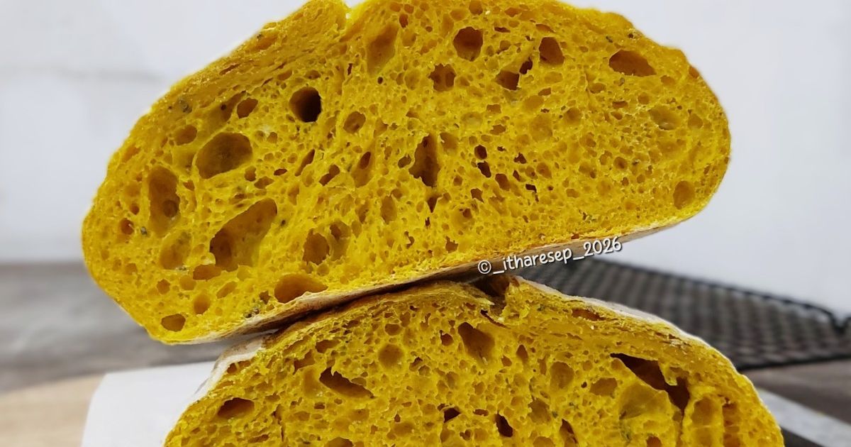Kunyit Chia Seed Sourdough Bread
