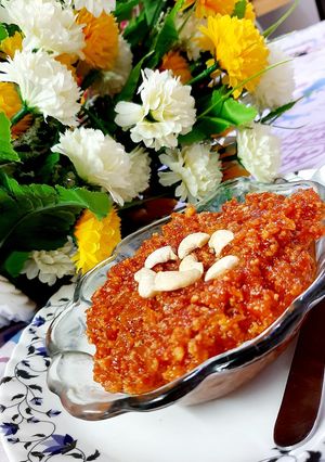गाजर का हलवा (Gajar ka halwa recipe in Hindi) रेसिपी मुख्य फोटो