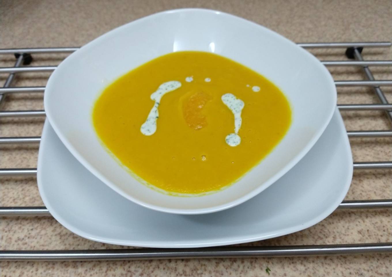 Crema de calabaza con yogurt (crema de auyama)