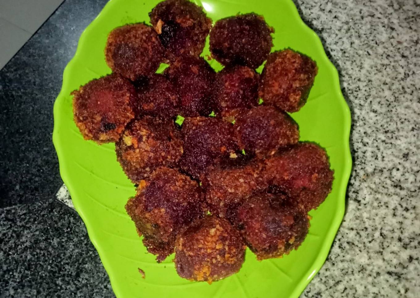 Kue bola ubi ungu krispi
