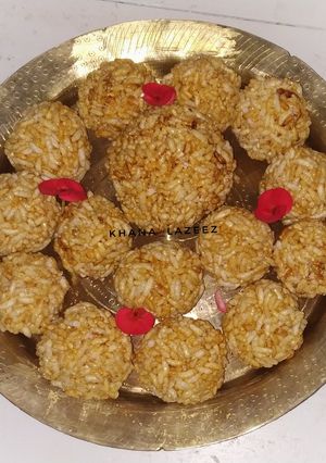 A picture of Moori or murmura ladoo or puffed rice balls.