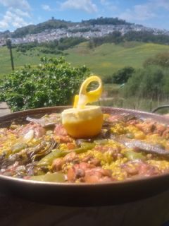 Una foto de Paella de Valencia en versión propia