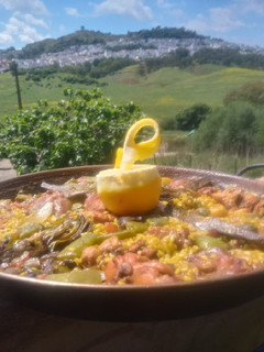 Una foto de Paella de Valencia en versión propia