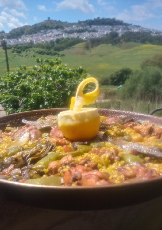 Una foto de Paella de Valencia en versión propia