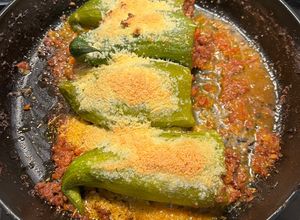 Una foto de Pepinos rellenos