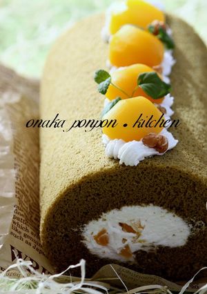 A picture of Matcha Roll Cake White Chocolate Cream.