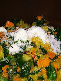 Una foto de Revuelto de verduras y queso