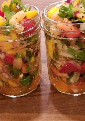 A picture of Mike's Tropical Spicy Salsa.