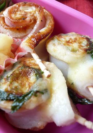 A picture of Grilled Ham and Chikuwa with Mayonnaise.