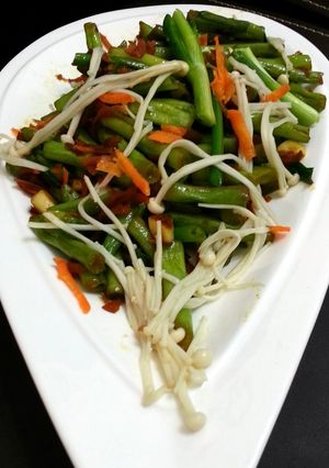 A picture of Teriyaki Green Bean Stir Fry.