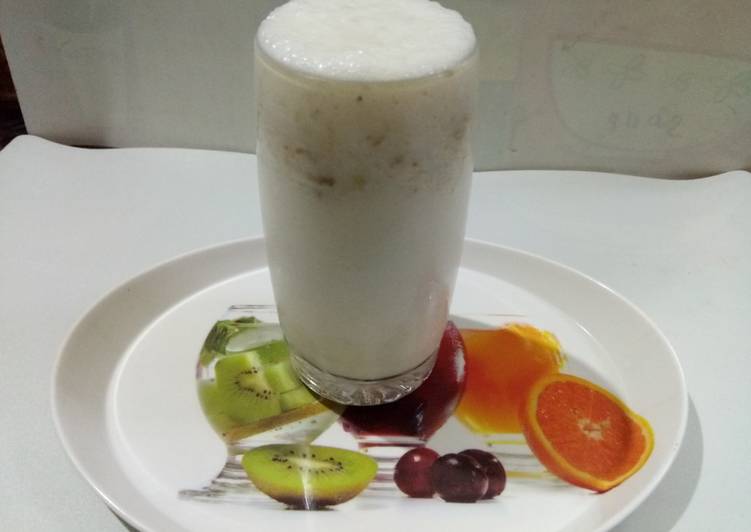 Recipe of Vanilla and Banana shake in 31 Minutes for Young Wife