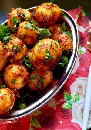 A picture of Spicy Bombay potatoes.