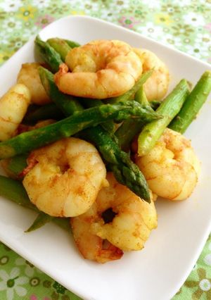 A picture of Curry Shrimp and Asparagus Stir-fry.